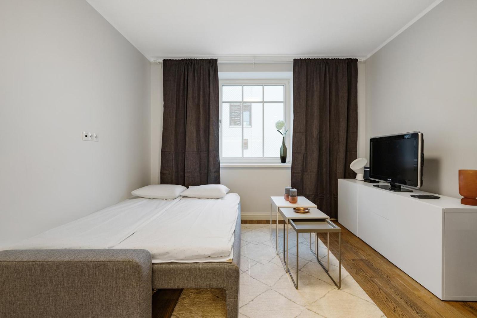 Charming 1 Bedroom In Superb Location Free Parking *