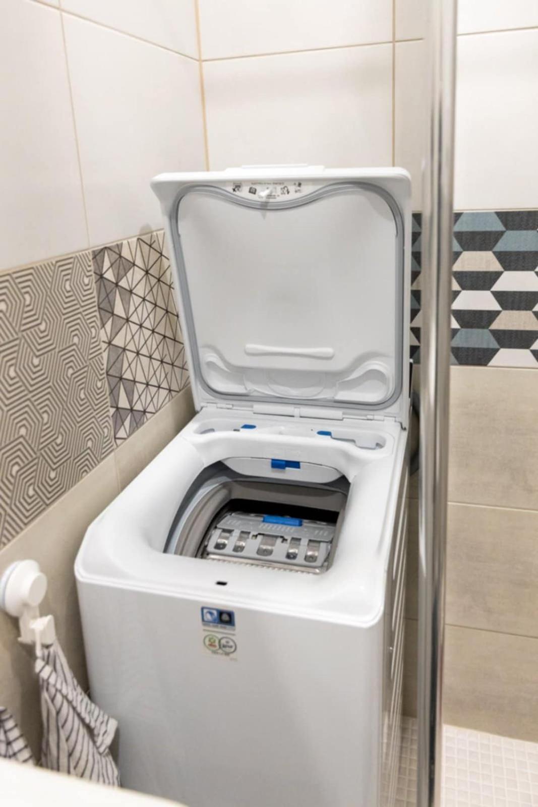 Charming 1 Bedroom In Superb Location Free Parking Appartement